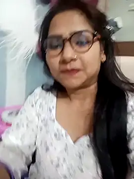 Snapshot of Vanshika1432 chatting on 11/11/25, 05:08 Vanshika1432 online show from 11/11/25, 05:08