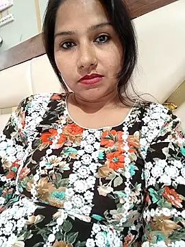 Snapshot of Vanshika1432 chatting on 10/16/25, 10:12 Vanshika1432 online show from 10/16/25, 10:12