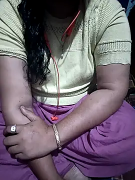 Snapshot of Priyanka-Khan chatting on 05/10/26, 05:15 Priyanka-Khan online show from 05/10/26, 05:15