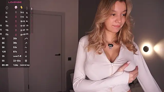 BrynnHolverson online show from 03/11/26, 07:41