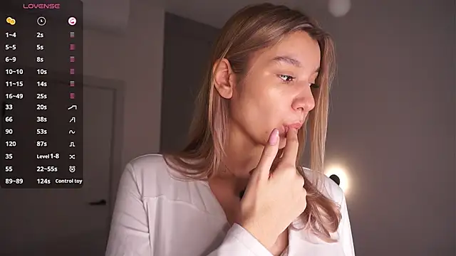 Snapshot of BrynnHolverson chatting on 02/22/26, 07:15 BrynnHolverson online show from 02/22/26, 07:15