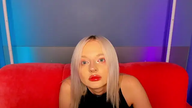 Snapshot of AlessaKiss chatting on 06/19/26, 01:44 AlessaKiss online show from 06/19/26, 01:44