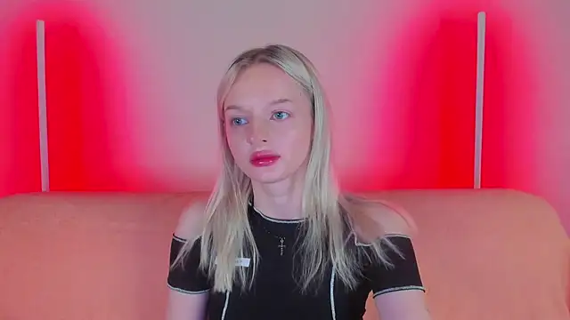 Snapshot of AlessaKiss chatting on 07/17/26, 07:05 AlessaKiss online show from 07/17/26, 07:05