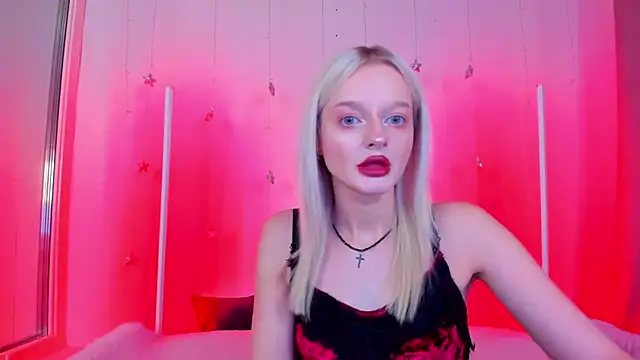 Snapshot of AlessaKiss chatting on 07/18/26, 01:36 AlessaKiss online show from 07/18/26, 01:36