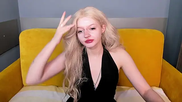 Snapshot of AlessaKiss chatting on 10/31/25, 01:57 AlessaKiss online show from 10/31/25, 01:57