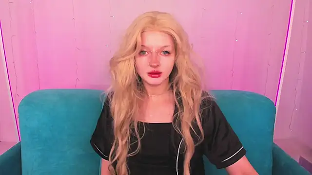 Snapshot of AlessaKiss chatting on 11/13/25, 09:02 AlessaKiss online show from 11/13/25, 09:02