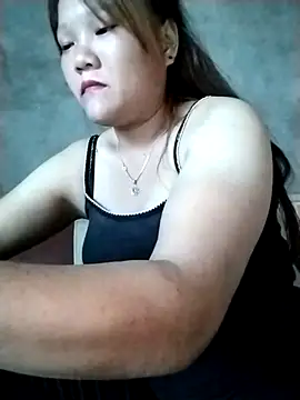 mai-cute online show from 10/25/25, 12:21