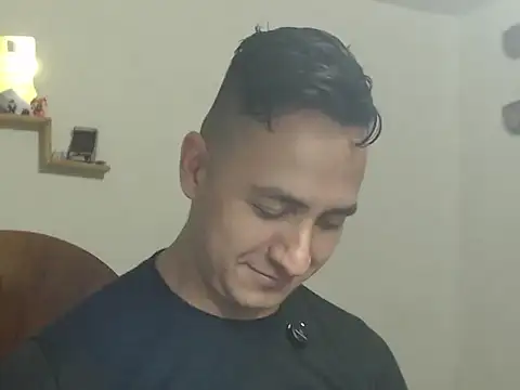 Snapshot of DarkTheKing chatting on 11/10/25, 04:50 DarkTheKing online show from 11/10/25, 04:50