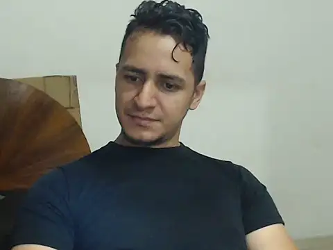 Snapshot of DarkTheKing chatting on 10/18/25, 04:36 DarkTheKing online show from 10/18/25, 04:36