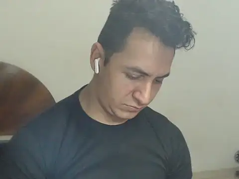 Snapshot of DarkTheKing chatting on 10/27/25, 05:19 DarkTheKing online show from 10/27/25, 05:19