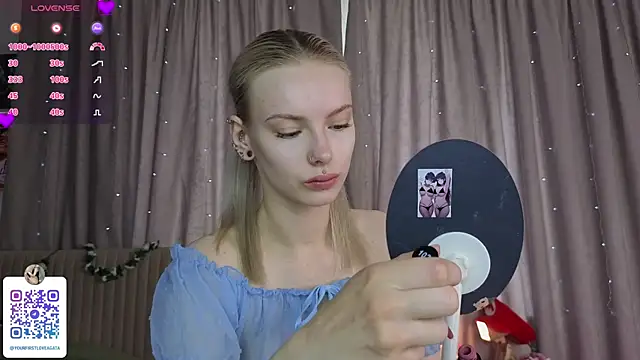 Snapshot of Sunshine_agata chatting on 06/23/26, 05:05 Sunshine agata online show from 06/23/26, 05:05