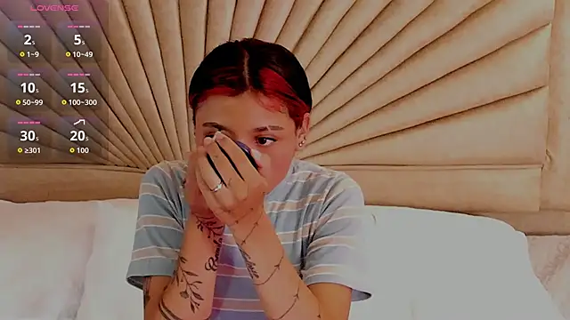 Snapshot of Emma_duff chatting on 12/18/25, 11:47 Emma duff online show from 12/18/25, 11:47