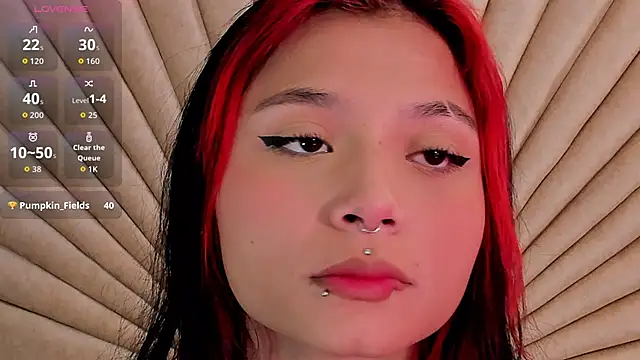 Snapshot of Emma_duff chatting on 11/28/25, 11:43 Emma duff online show from 11/28/25, 11:43