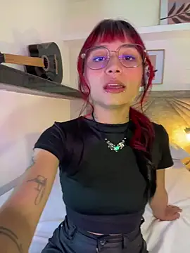 Emma duff online show from 04/15/26, 07:58