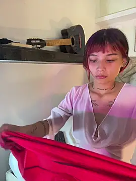 Emma duff online show from 04/05/26, 07:42