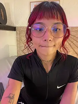 Emma duff online show from 04/22/26, 07:53
