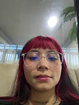 Snapshot of Emma_duff chatting on 06/04/26, 11:37 Emma duff online show from 06/04/26, 11:37