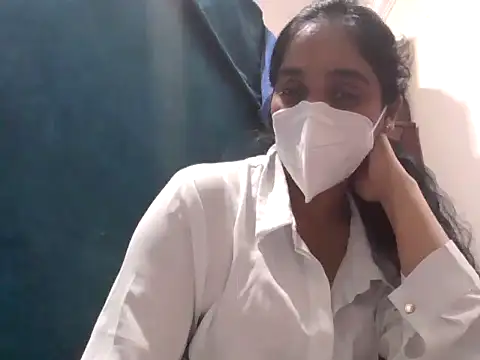 shainiasha1 online show from 05/25/26, 06:50