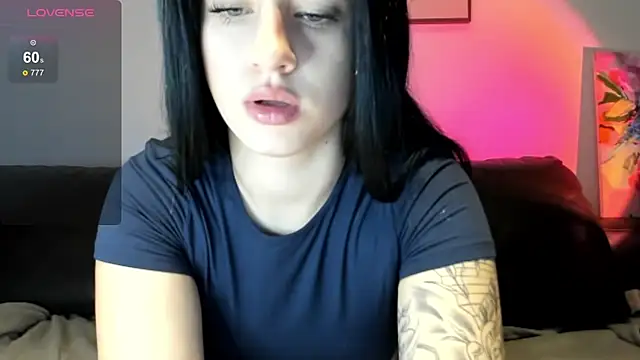 Snapshot of LexiSinnn chatting on 11/22/25, 10:36 LexiSinnn online show from 11/22/25, 10:36