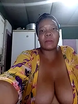 boobsqueenxo online show from 11/16/25, 06:40