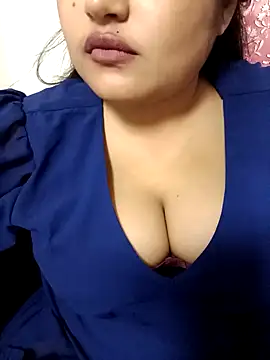 Cuty-Lina online show from 11/15/25, 03:27