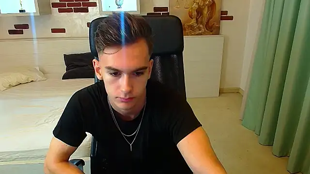 Snapshot of BradyFlint chatting on 10/18/25, 04:14 BradyFlint online show from 10/18/25, 04:14