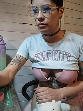 Snapshot of Natimiau chatting on 10/28/25, 04:50 Natimiau online show from 10/28/25, 04:50