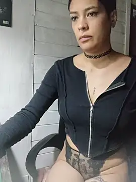 Snapshot of Natimiau chatting on 11/04/25, 04:11 Natimiau online show from 11/04/25, 04:11