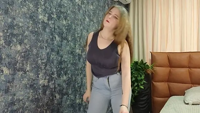 NightSaffron online show from 12/05/25, 06:56