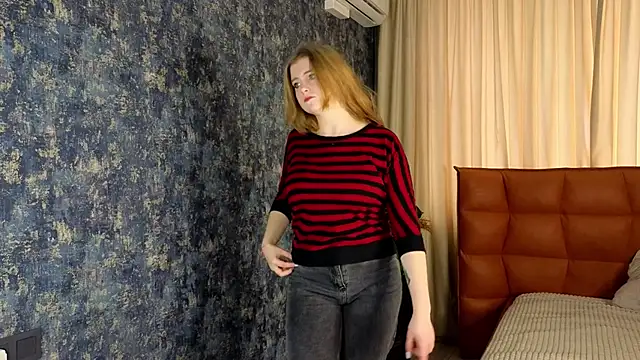 NightSaffron online show from 11/28/25, 06:57