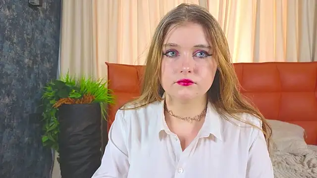 NightSaffron online show from 12/17/25, 06:51