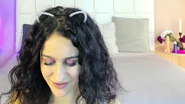 IzieCarter online show from 10/24/25, 07:24