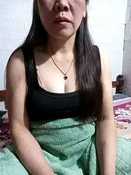 tabby-cat11 online show from 12/17/25, 01:27