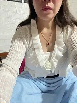 Snapshot of tabby-cat11 chatting on 02/13/26, 01:33 tabby-cat11 online show from 02/13/26, 01:33