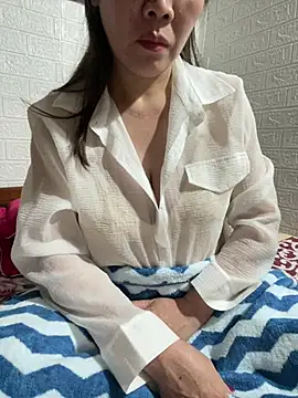 Snapshot of tabby-cat11 chatting on 02/25/26, 02:06 tabby-cat11 online show from 02/25/26, 02:06