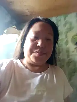 Snapshot of lovenaya chatting on 10/17/25, 02:15 lovenaya online show from 10/17/25, 02:15