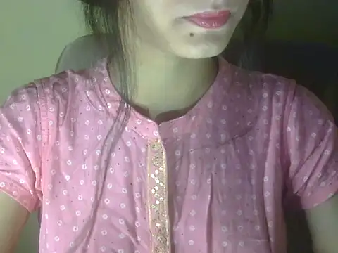 Snapshot of Shezi_N chatting on 05/27/26, 04:03 Shezi N online show from 05/27/26, 04:03