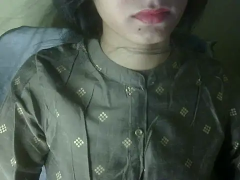 Snapshot of Shezi_N chatting on 04/28/26, 01:37 Shezi N online show from 04/28/26, 01:37