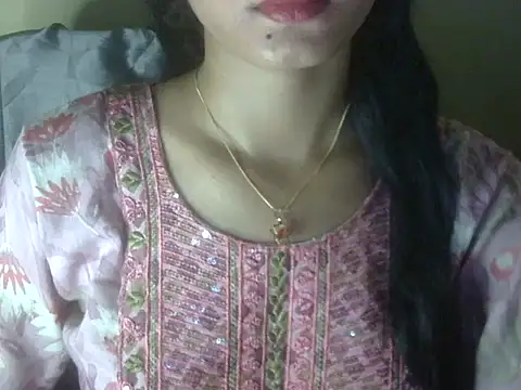 Snapshot of Shezi_N chatting on 05/15/26, 01:09 Shezi N online show from 05/15/26, 01:09