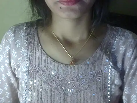 Snapshot of Shezi_N chatting on 05/20/26, 04:26 Shezi N online show from 05/20/26, 04:26