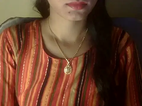 Snapshot of Shezi_N chatting on 04/30/26, 01:18 Shezi N online show from 04/30/26, 01:18