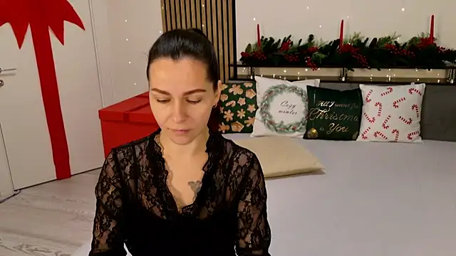 Snapshot of DitaNoir chatting on 12/18/25, 06:51 DitaNoir online show from 12/18/25, 06:51