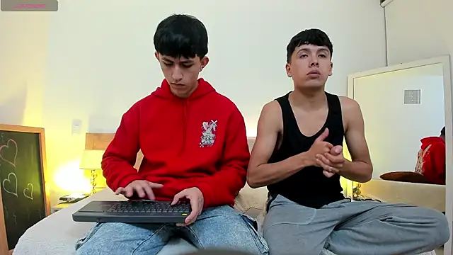 hoot booys  online show from 12/20/25, 04:04