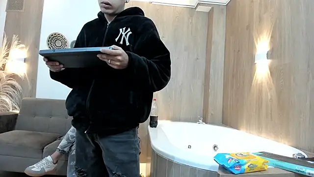 hoot booys  online show from 11/27/25, 07:47