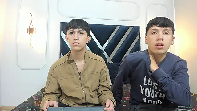 hoot booys  online show from 12/22/25, 11:32