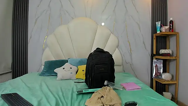 hoot booys  online show from 04/07/26, 03:41