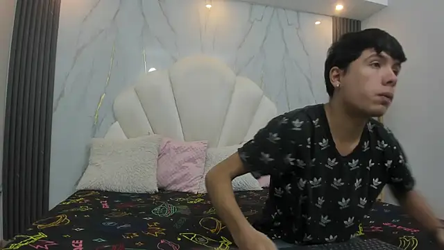 hoot booys  online show from 11/28/25, 07:47