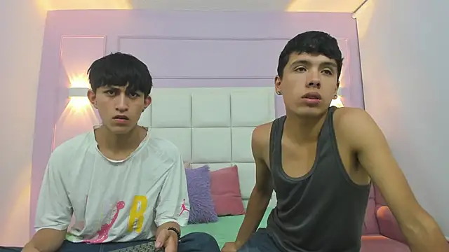 hoot booys  online show from 10/23/25, 07:56