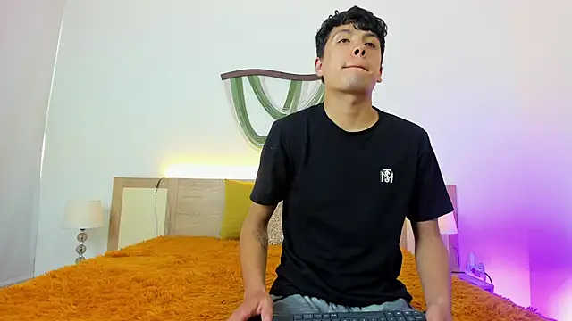 hoot booys  online show from 04/04/26, 09:21