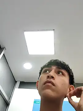 hoot booys  online show from 12/15/25, 08:36